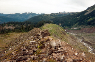Stopping point on a ridge on trail to Opal Cone, north of Elfin Lakes, trail continues on 1997-09.